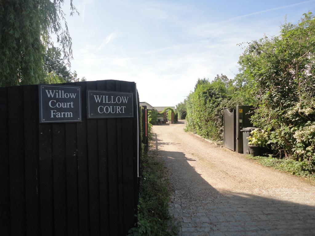 Willow Court Farm Studio West & Petting Farm, 8 Mins To Legoland & Windsor, 15 Mins To Lapland Uk 빌라 외부 사진