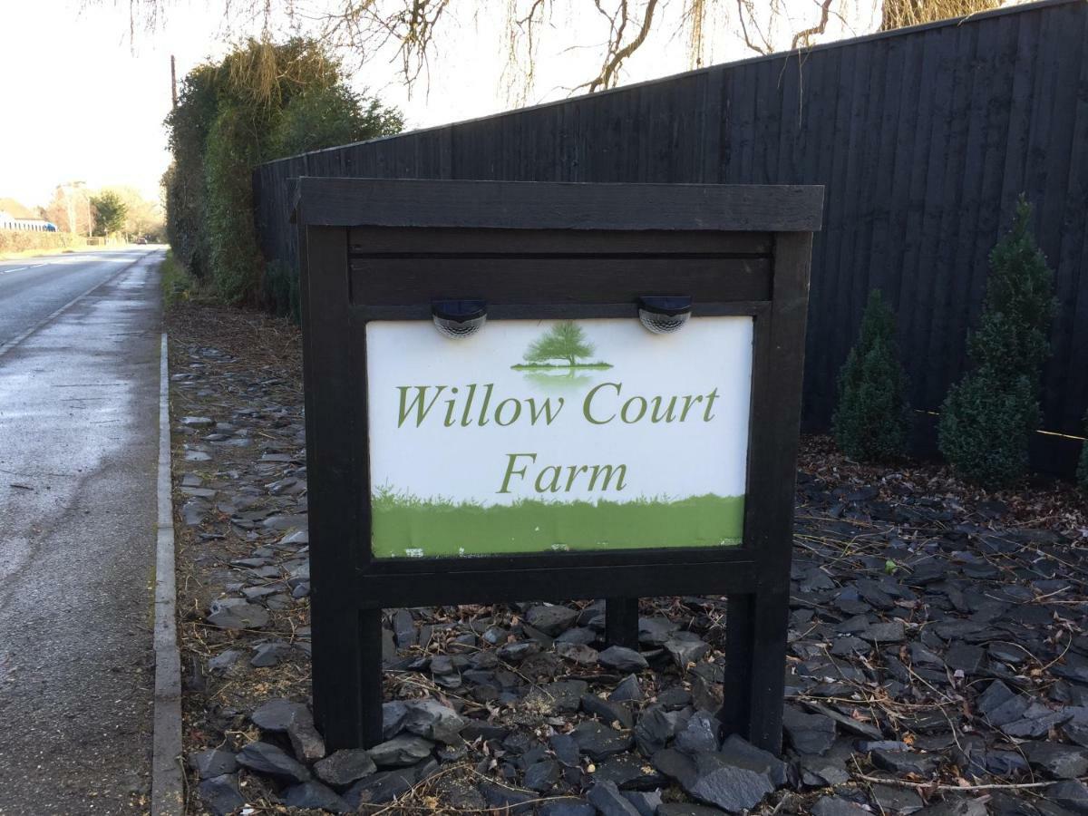 Willow Court Farm Studio West & Petting Farm, 8 Mins To Legoland & Windsor, 15 Mins To Lapland Uk 빌라 외부 사진